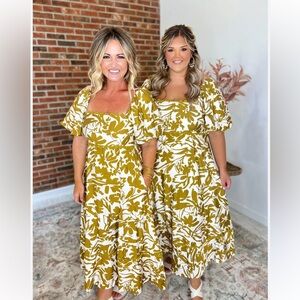 Entro Boutique moss green floral vintage smocked midi dress M L puff sleeves